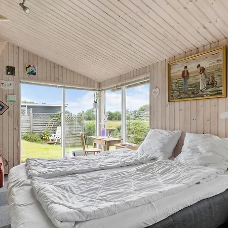 2 Bedroom Stunning In Holiday home Aabenraa