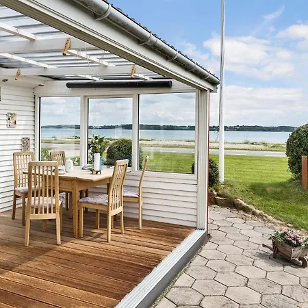 Vakantiehuis 2 Bedroom Stunning In *