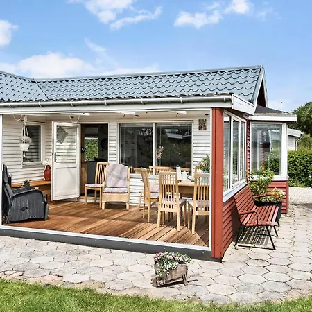 2 Bedroom Stunning In Vakantiehuis Aabenraa