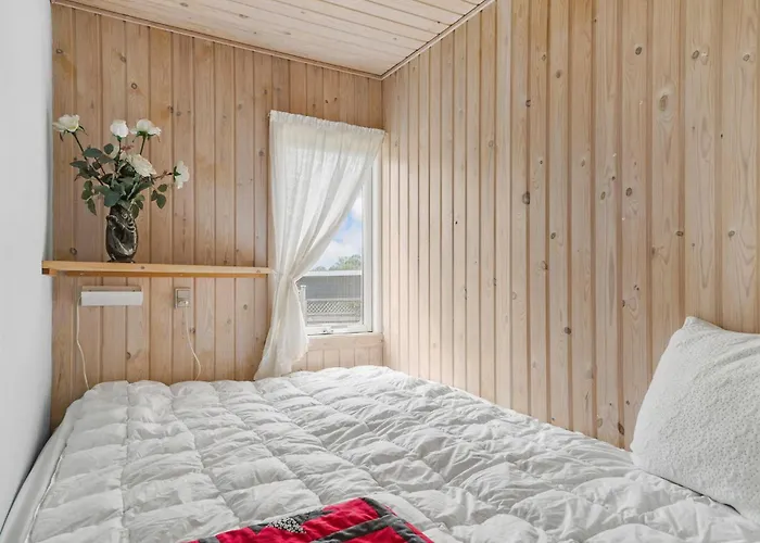 Vakantiehuis 2 Bedroom Stunning In *